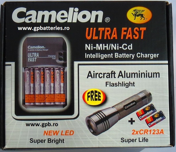 Incarcator Camelion cu 4x2300 + 4x900 + lanterna metal